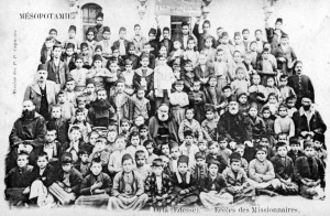 تلامذة مدرسة الكبّوشيين في أورفا(أرشيف الرهبنة الكبّوشيّة في المطيلب – لبنان)